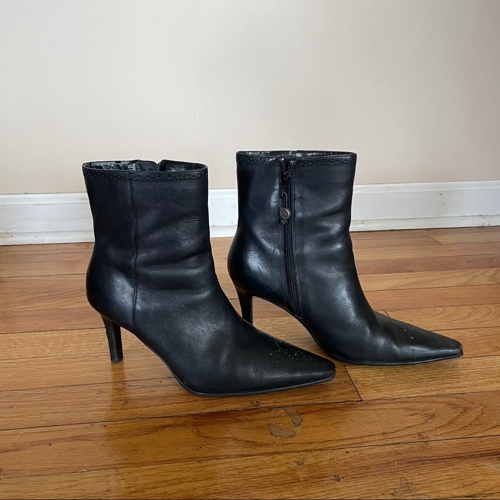 Chaps leather pointed toe heeled boots